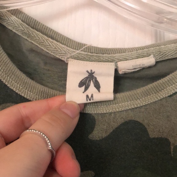 Urban Outfitters Camo T-Shirt - Picture 3 of 4